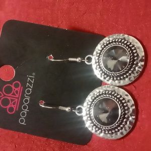 Paparazzi in silver tone a large Smoky grey crystals nwt